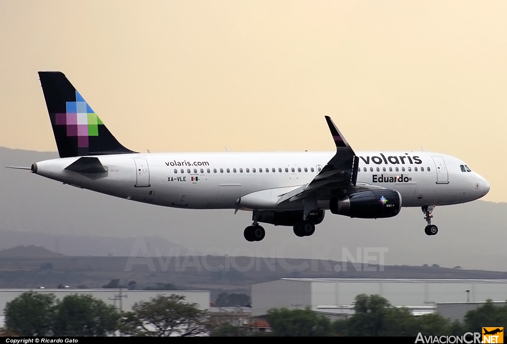 XA-VLE - Airbus A320-233 - Volaris