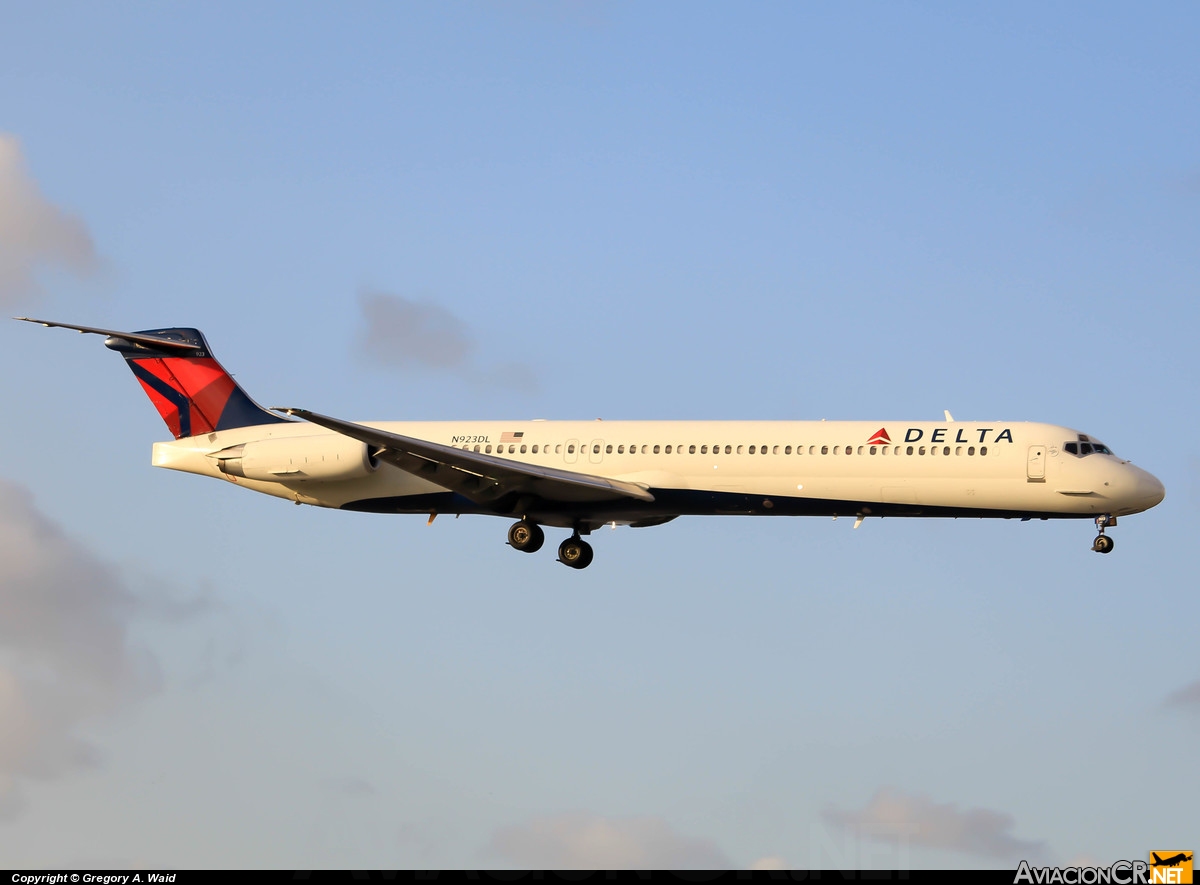 N923DL - McDonnell Douglas MD-88 - Delta Airlines