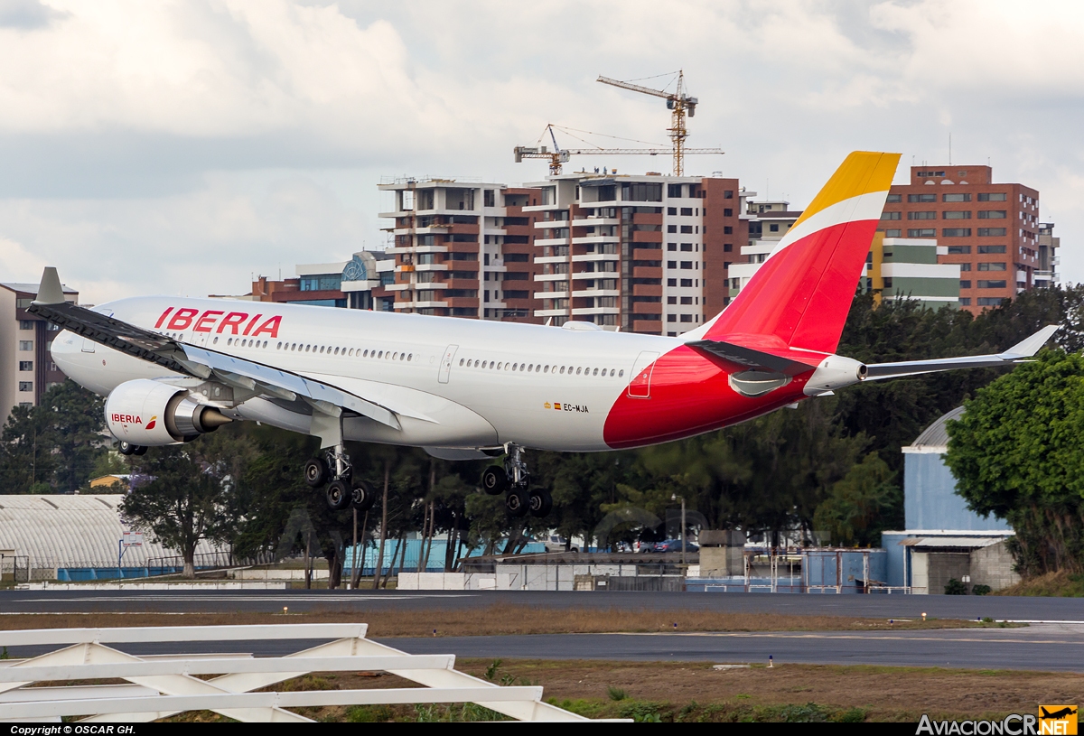 EC-MJA - Airbus A330-202 - Iberia