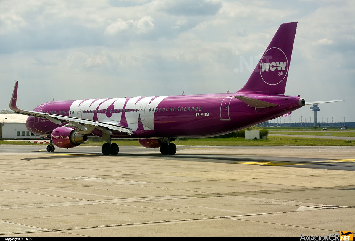 TF-MOM - Airbus A321-211 - WOW Air