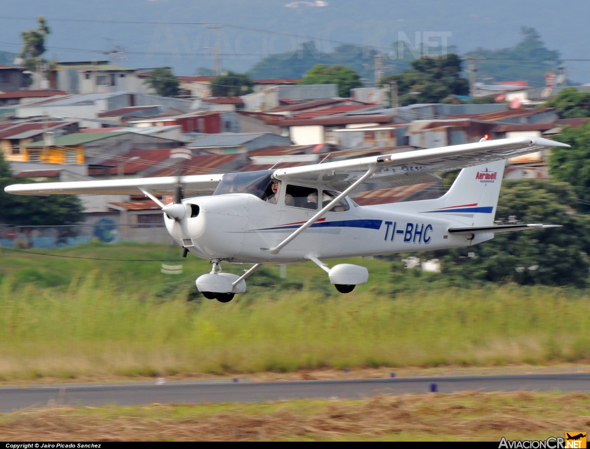 TI-BHC - Cessna 172S Skyhawk SP II - Aerobell Flight Scool