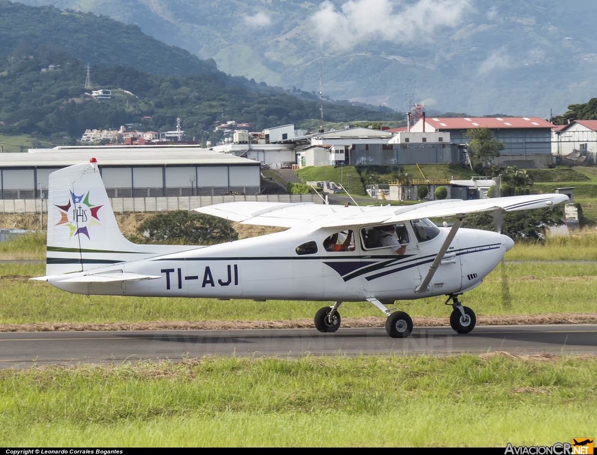 TI-AJI - Cessna 182A Skylane - Privado