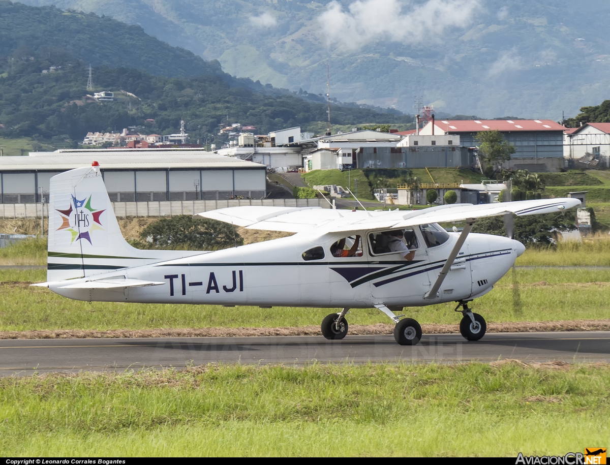 TI-AJI - Cessna 182A Skylane - Privado