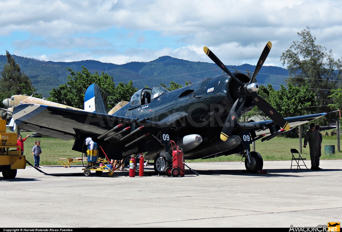 FAH-609 - Chance-Vought F4U-5NL Corsair - Fuerza Aerea Hondureña