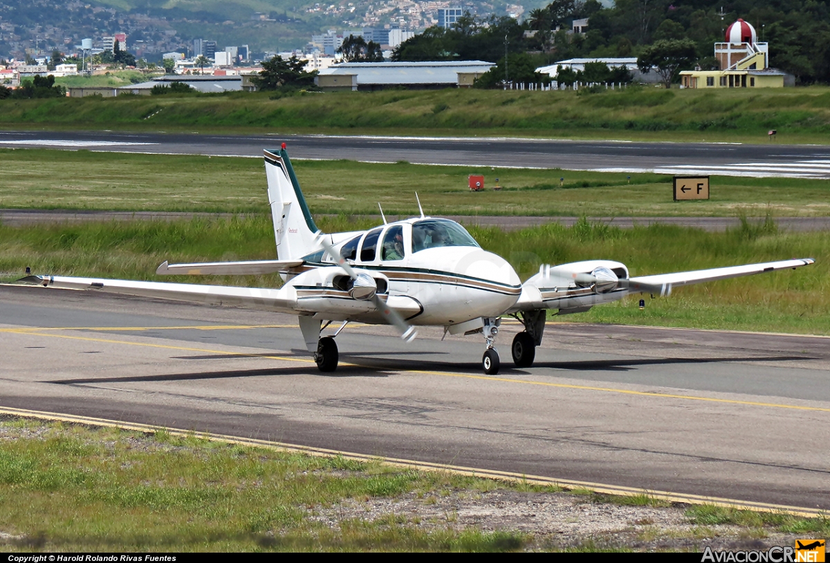 TG-AKA - Beechcraft 95-B55 Baron - Privado