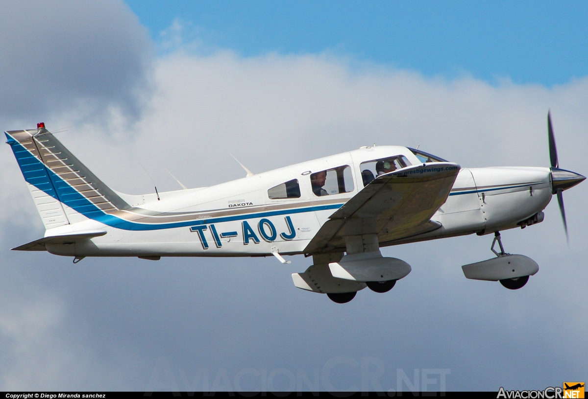 TI-AOJ - Piper PA-28-236 Dakota - Privado