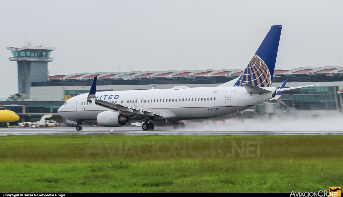 N37287 - Boeing 737-824 - United (Continental Airlines)
