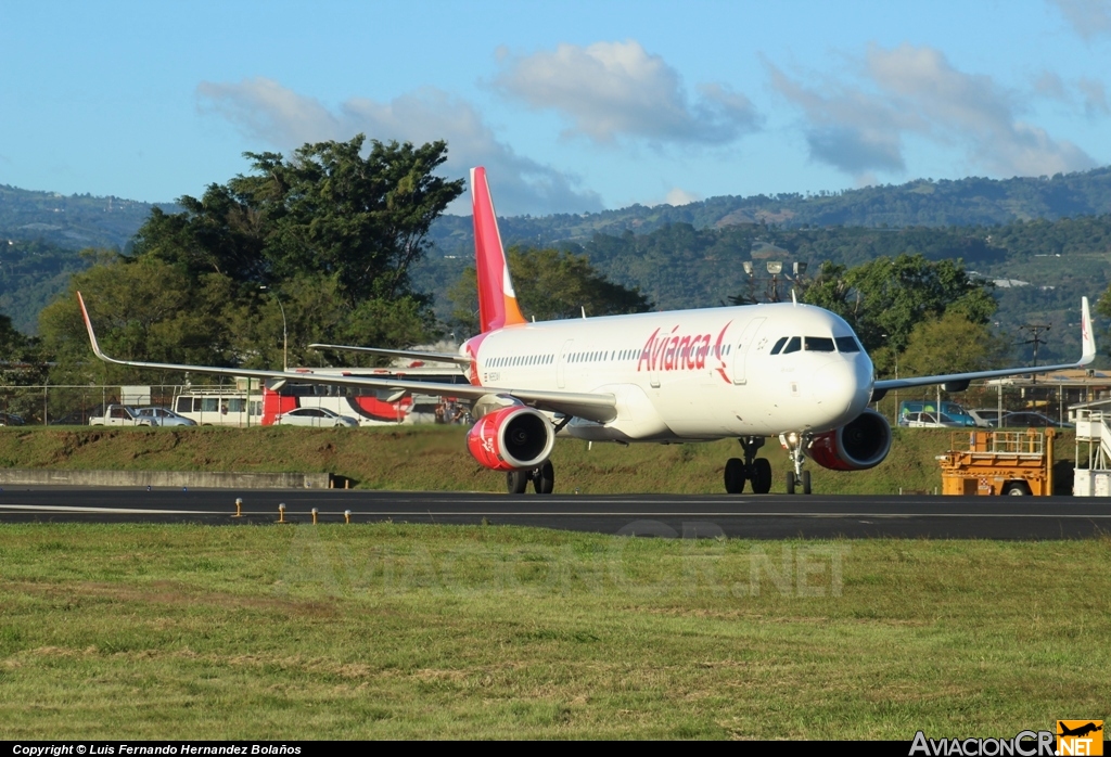N693AV - Airbus A321-231 - Avianca