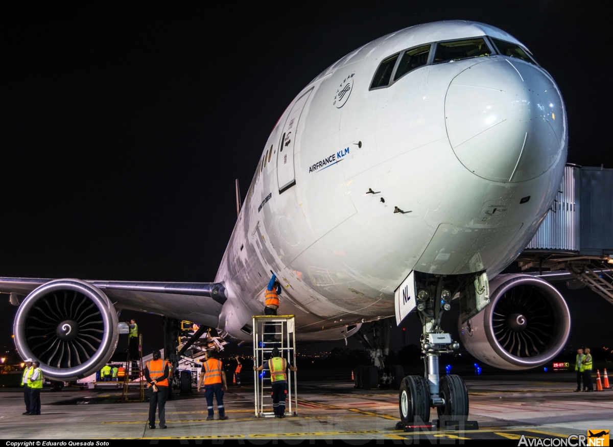 F-GZNL - Boeing 777-328ER - Air France