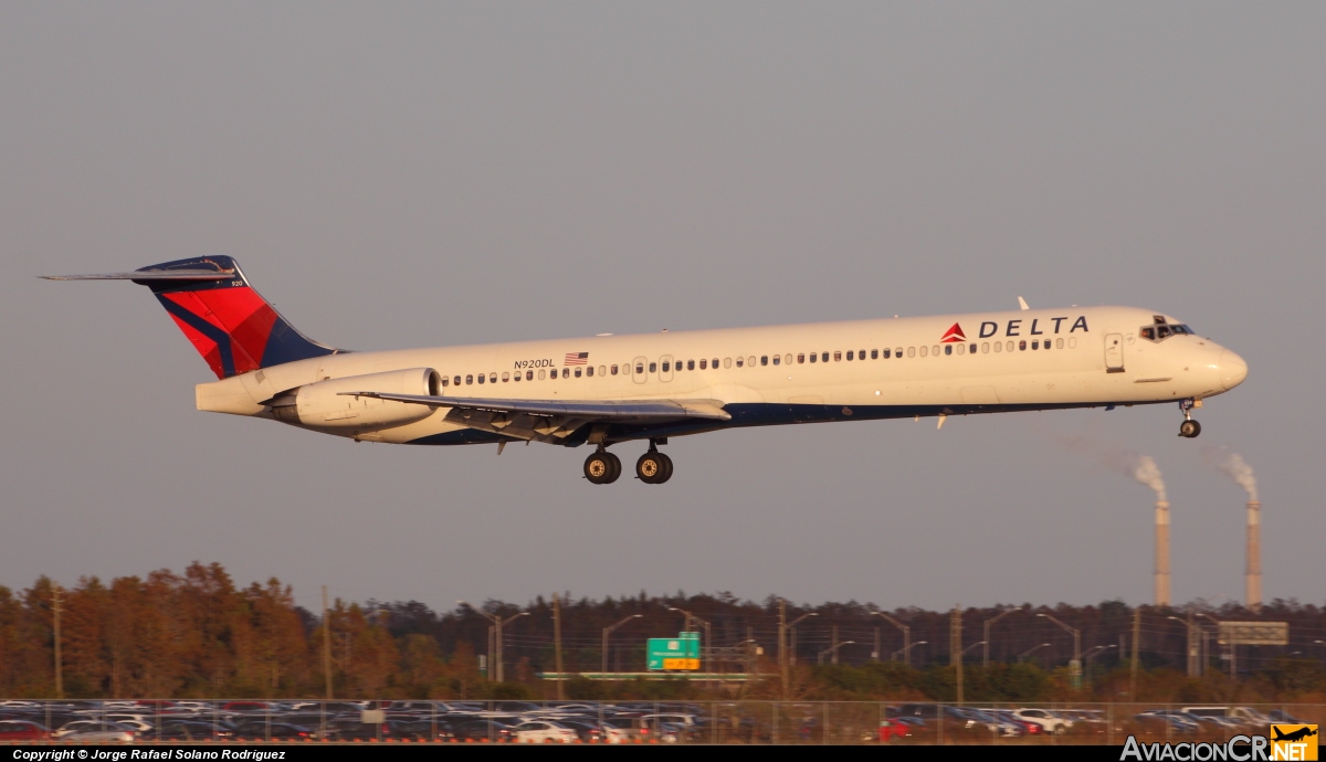 N920DL - McDonnell Douglas MD-88 - Delta Airlines
