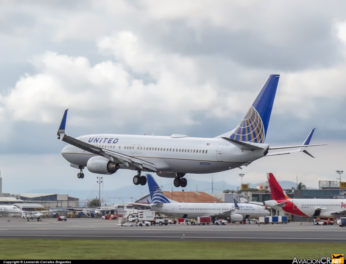 N27239 - Boeing 737-824 - United Airlines