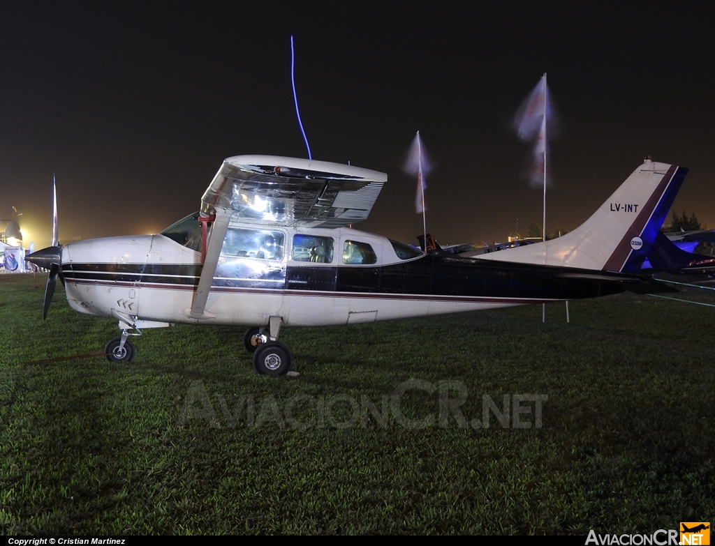 LV-INT - Cessna 210B Centurion - Privado