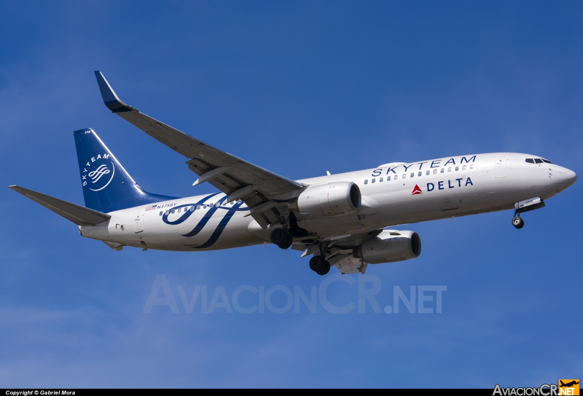N3758Y - Boeing 737-832 - Delta Air Lines