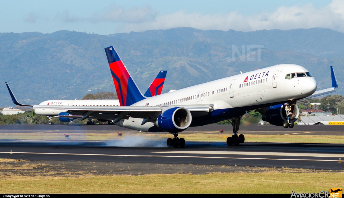 N67171 - Boeing 757-232 - Delta Air Lines